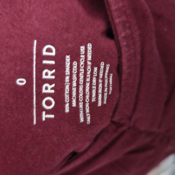 Women's Burgundy Sleeveless Top - Picture 3 of 3